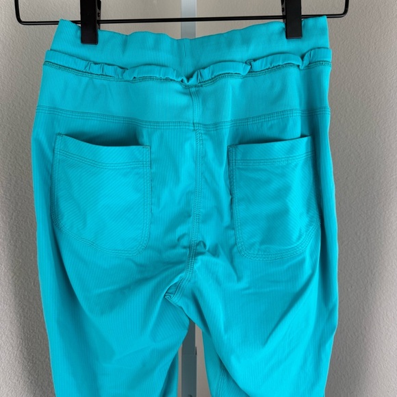 Lululemon Street To Studio Pant Unlined Size 4 - Picture 6 of 9